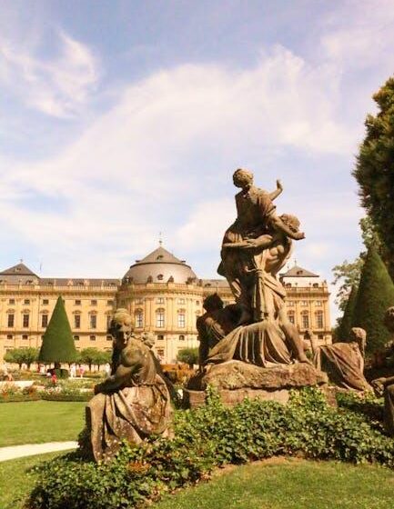 Schnelle Vorschriften für langsamen Tourismus in historischen Anwesen