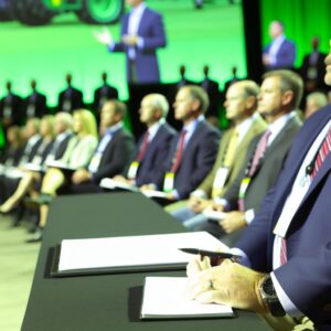 Deere & Company gibt wichtige Führungswechsel bekannt